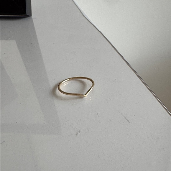 Mejuri Solo Diamond Ring (14k Yellow Gold) - Picture 3 of 8